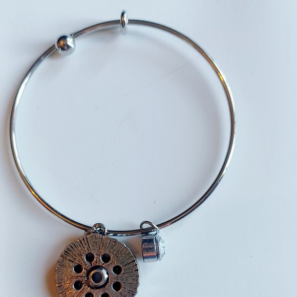 Jewel La La Adjustable Snap Charm Silver Tone Bangle Bracelet With Crystal - Picture 2 of 3